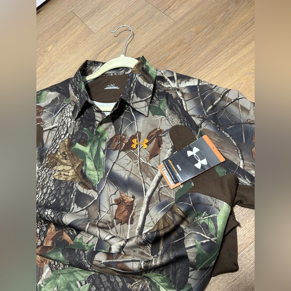 Medium Under Armour Camo Hunting Shirt, Small but Fits Like Loose Medium - Picture 3 of 11